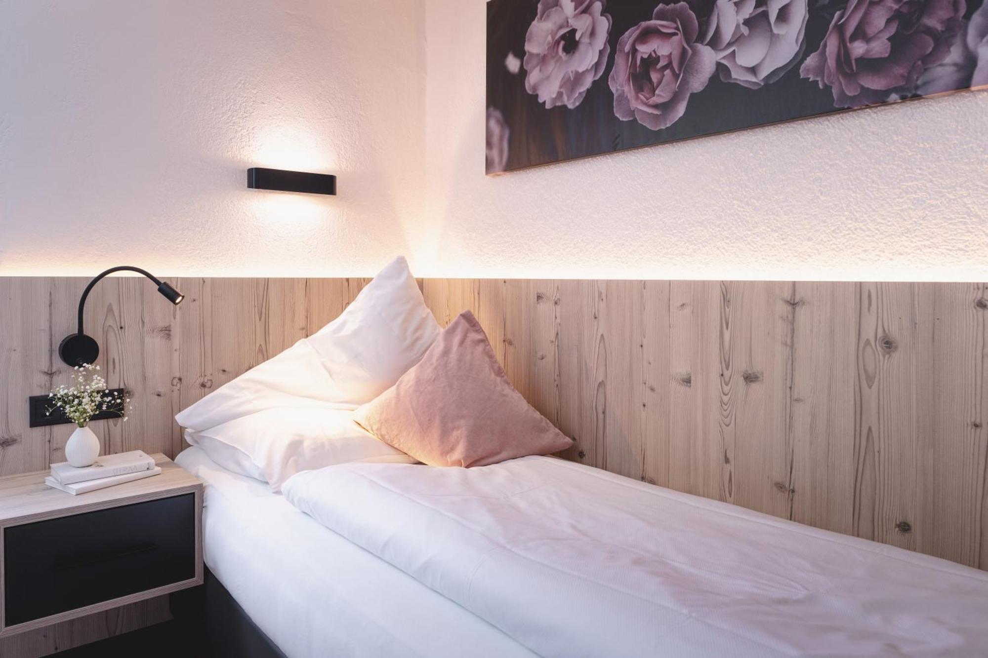 Verwoehnhotel Wildspitze ザンクト・レオンハルト・イム・ピッツタール エクステリア 写真