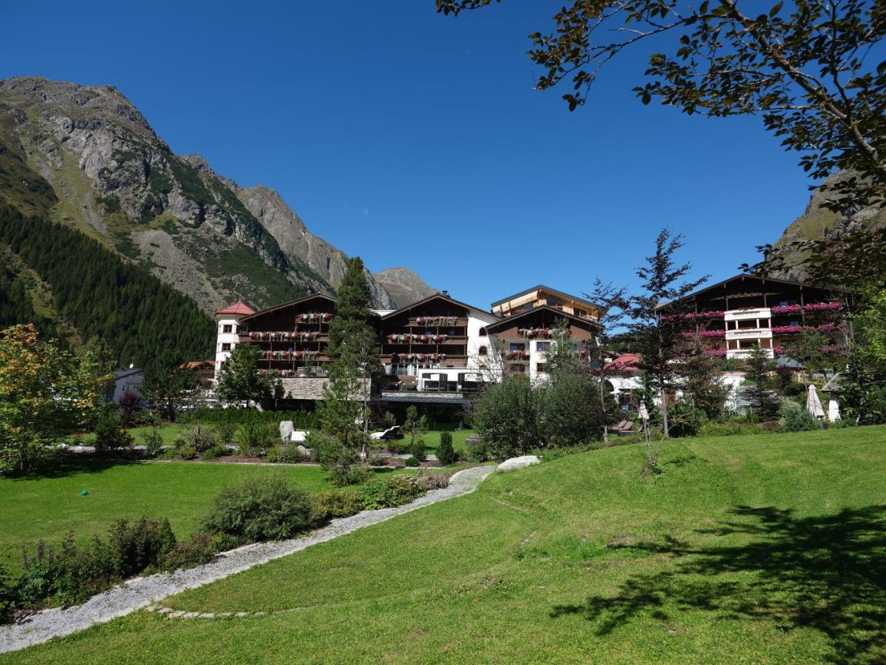 Verwoehnhotel Wildspitze ザンクト・レオンハルト・イム・ピッツタール エクステリア 写真